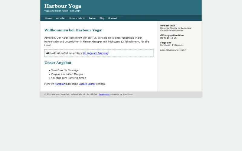 The old Harbour Yoga website: a dated WordPress layout with a sidebar, small type and a news box from 2019.